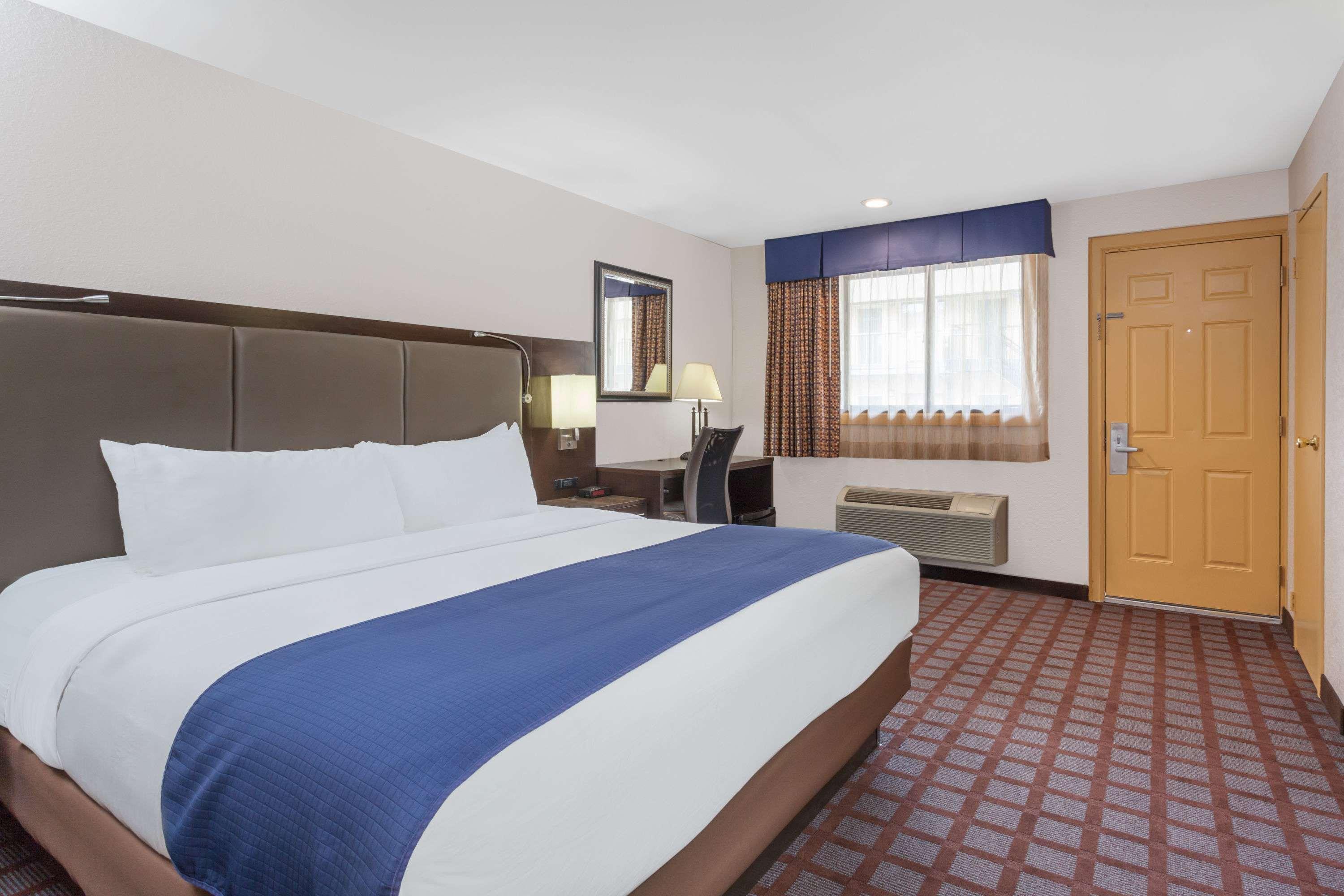 Days Inn By Wyndham Woodbury Long Island Eksteriør bilde