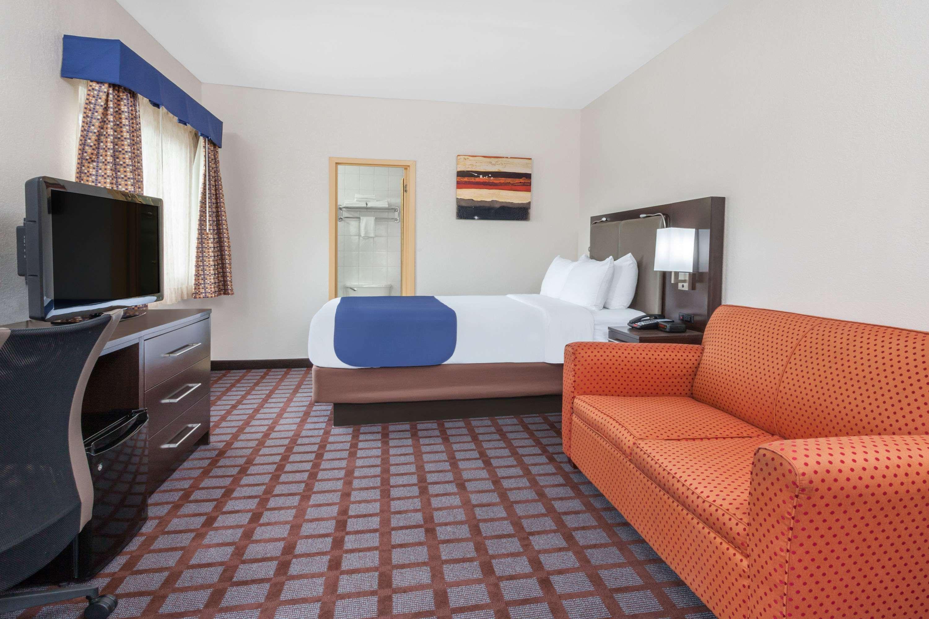 Days Inn By Wyndham Woodbury Long Island Eksteriør bilde