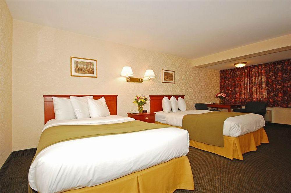Days Inn By Wyndham Woodbury Long Island Rom bilde