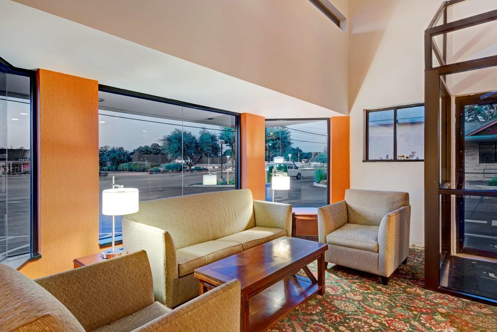 Days Inn By Wyndham Woodbury Long Island Eksteriør bilde