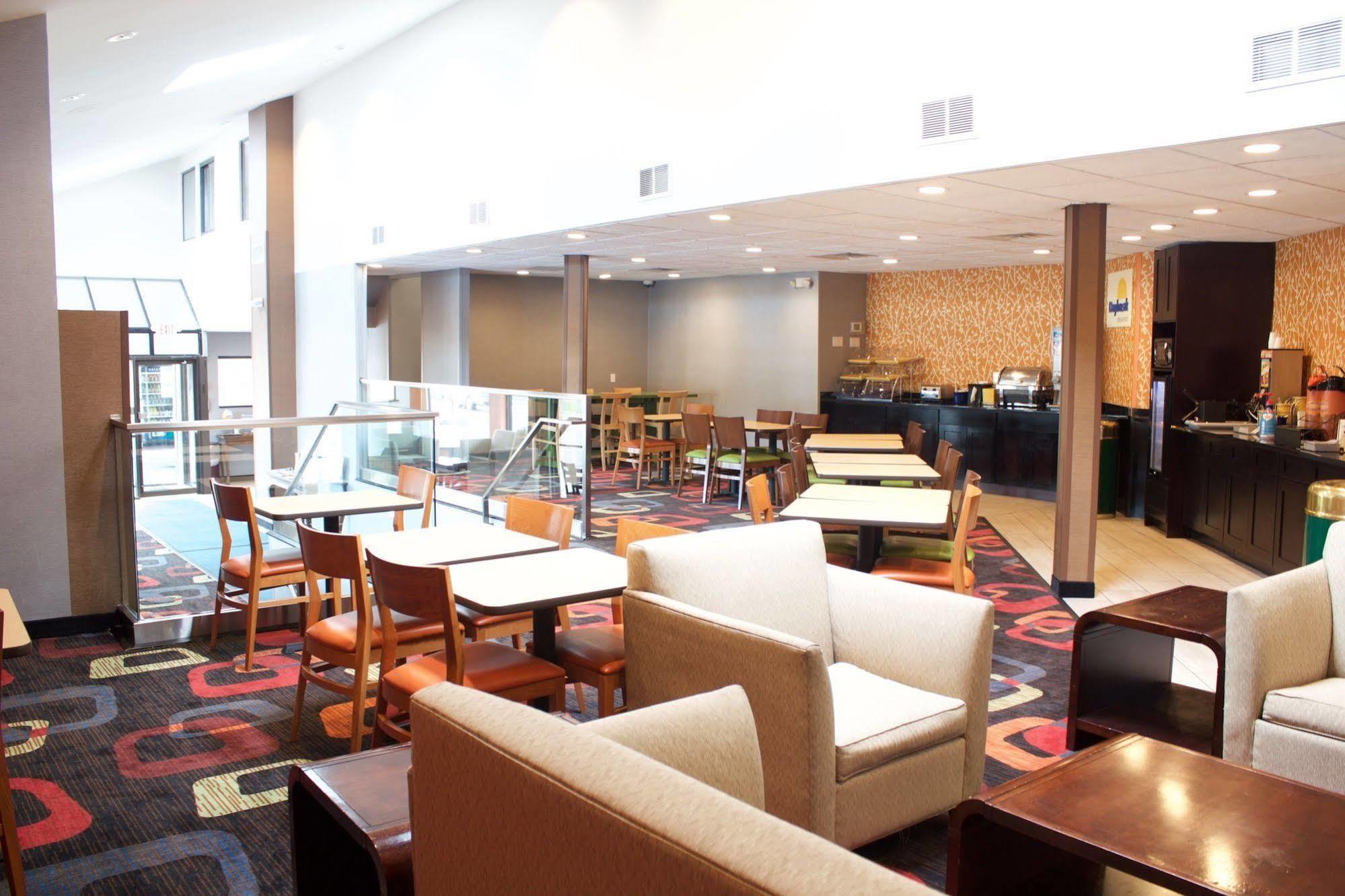 Days Inn By Wyndham Woodbury Long Island Eksteriør bilde
